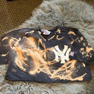 ONE OF A KIND YANKEES CROPPED T SHIRT